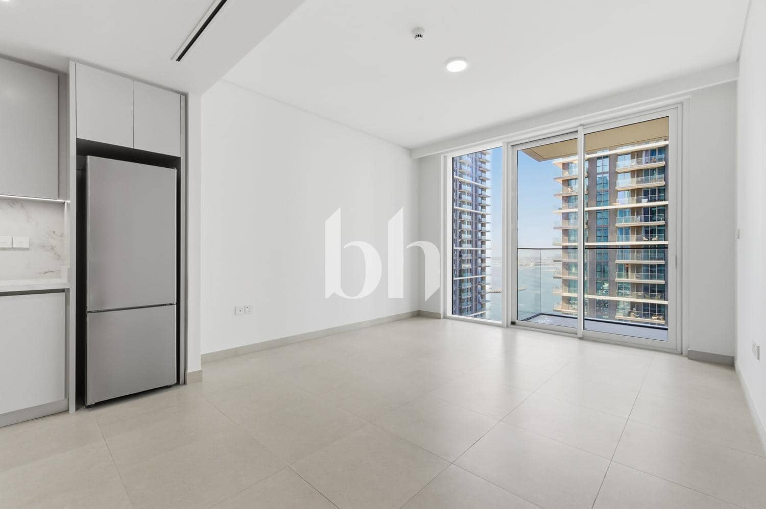 1 Bedroom Apartment in Beach Mansion Tower 1 - photo 2