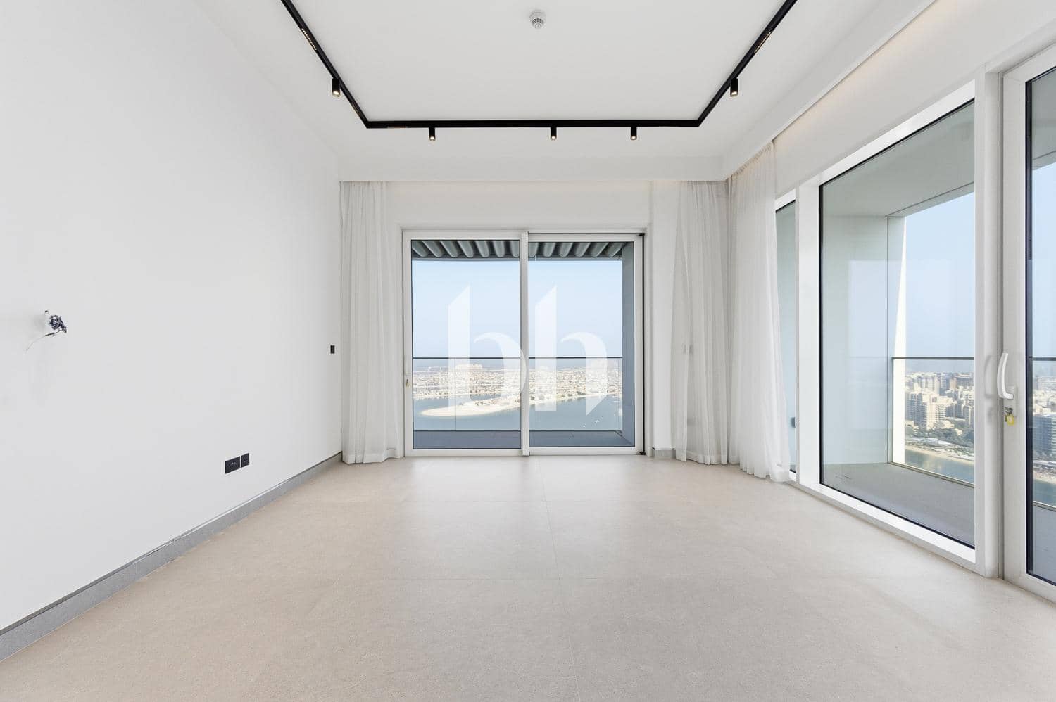3 Bedroom Apartment in Grand Bleu Tower 1 - photo 2
