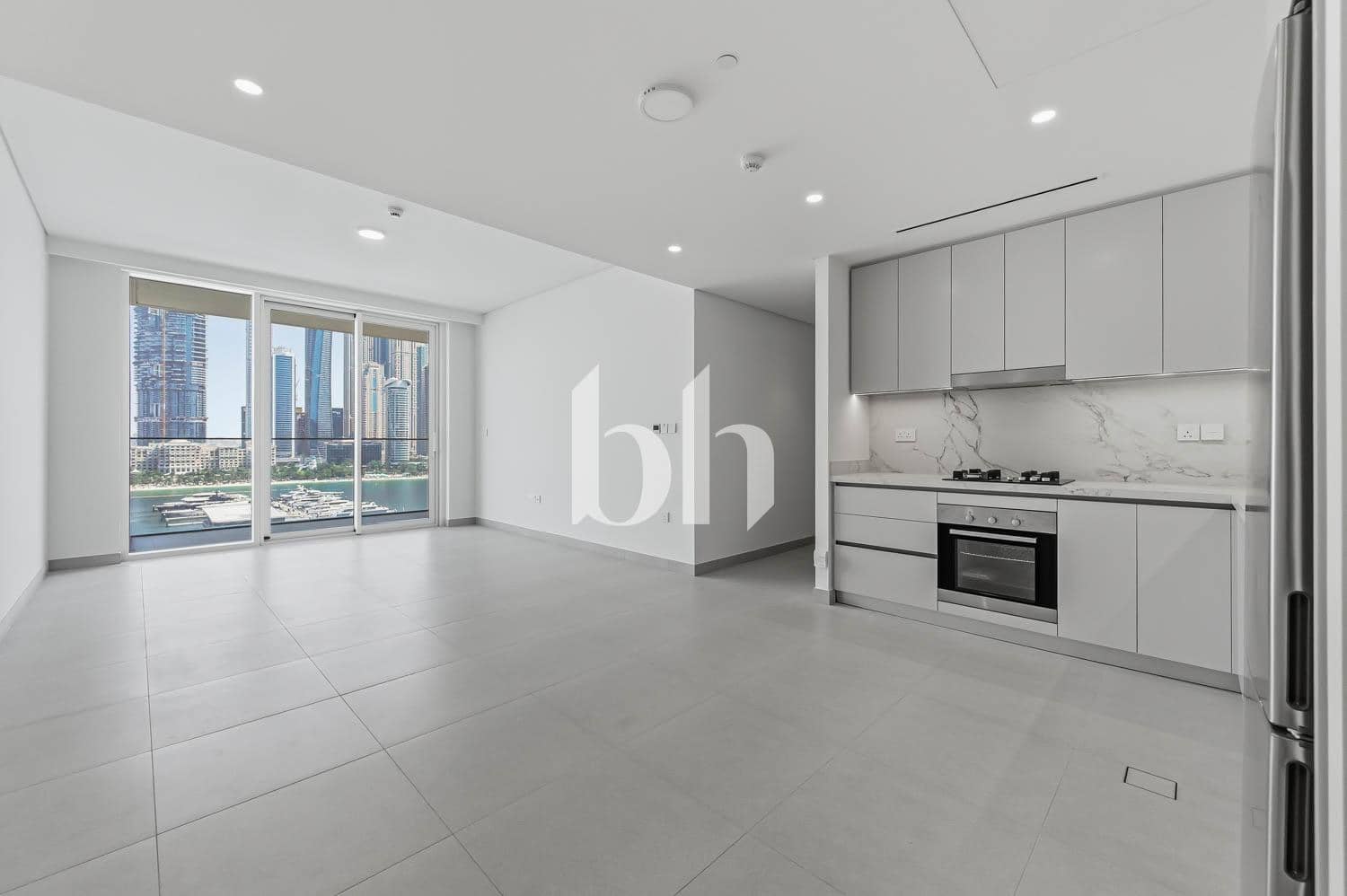 2 Bedroom Apartment in Beach Mansion Tower 1