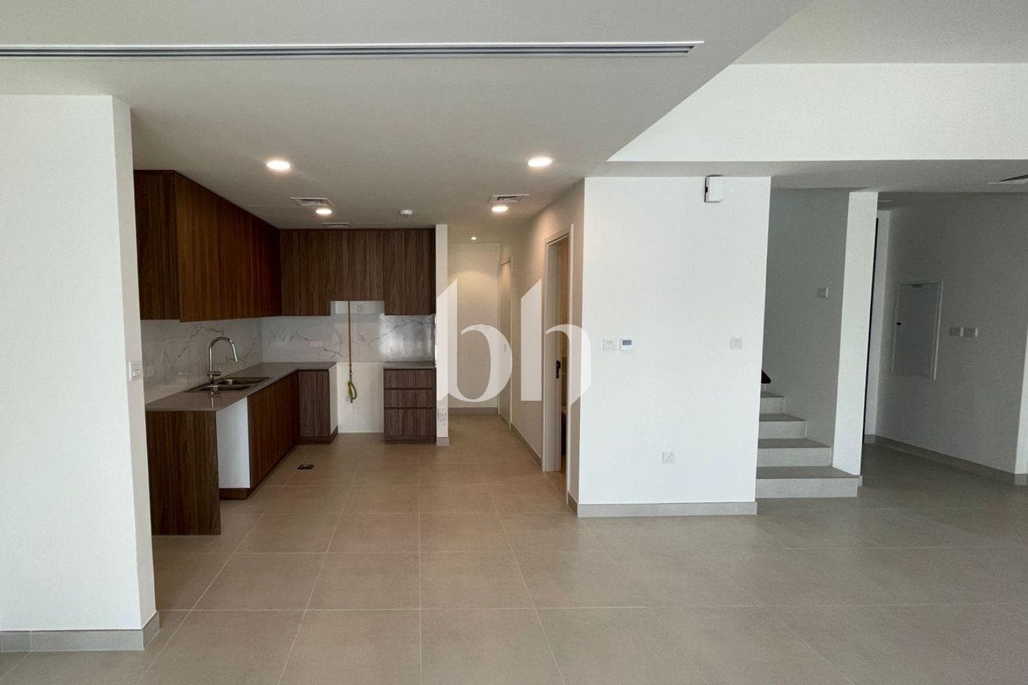 3 Bedrooms Townhouse in Maha Townhouses - photo 2