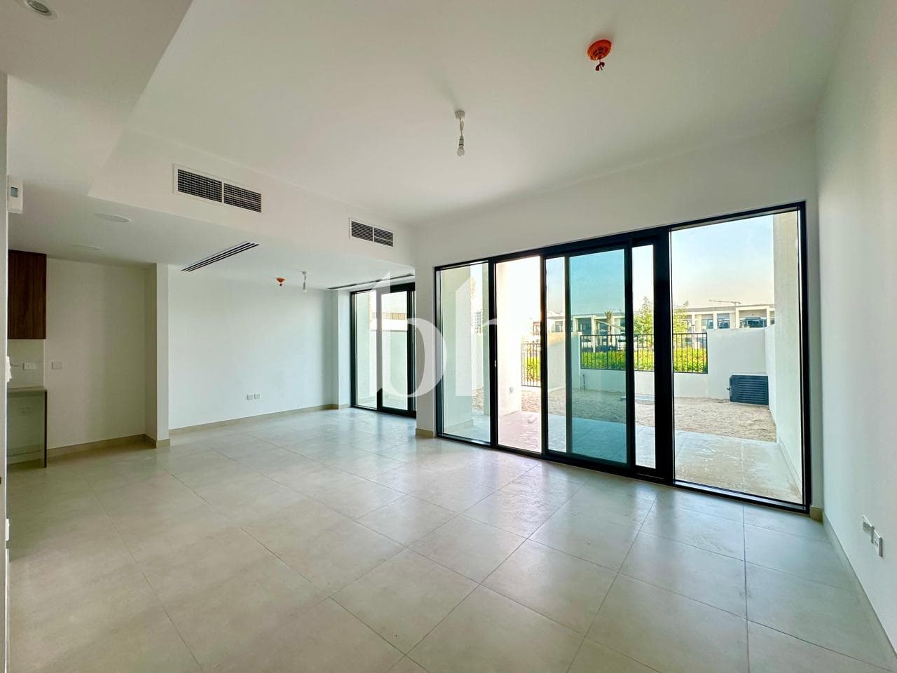 3 Bedrooms Townhouse in Maha Townhouses - photo 1