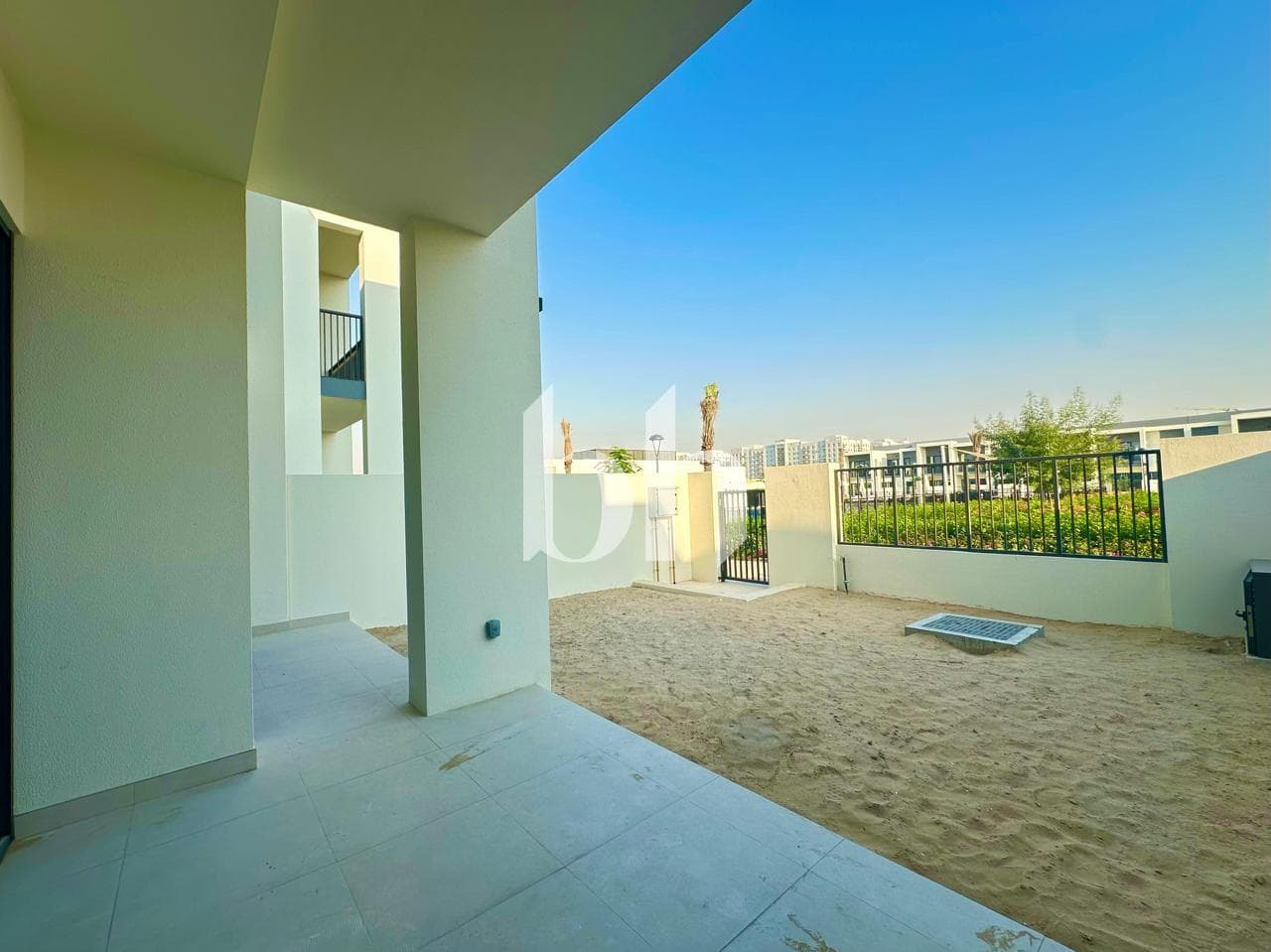 3 Bedrooms Townhouse in Shams Townhouses - photo 2