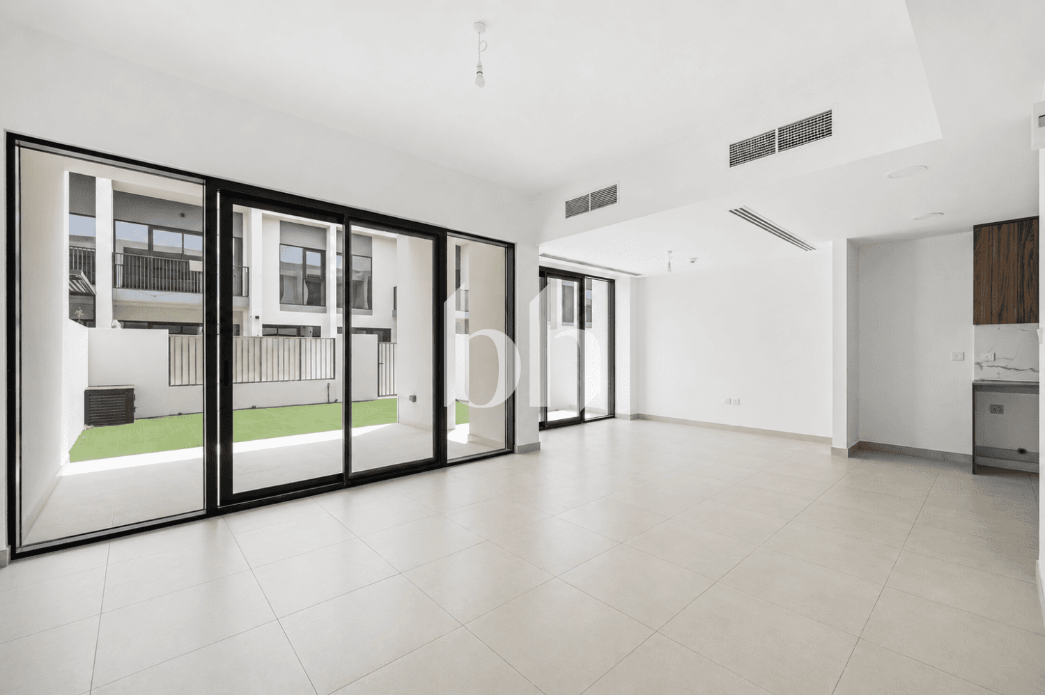 3 Bedroom Townhouse in Shams Townhouses - photo 1