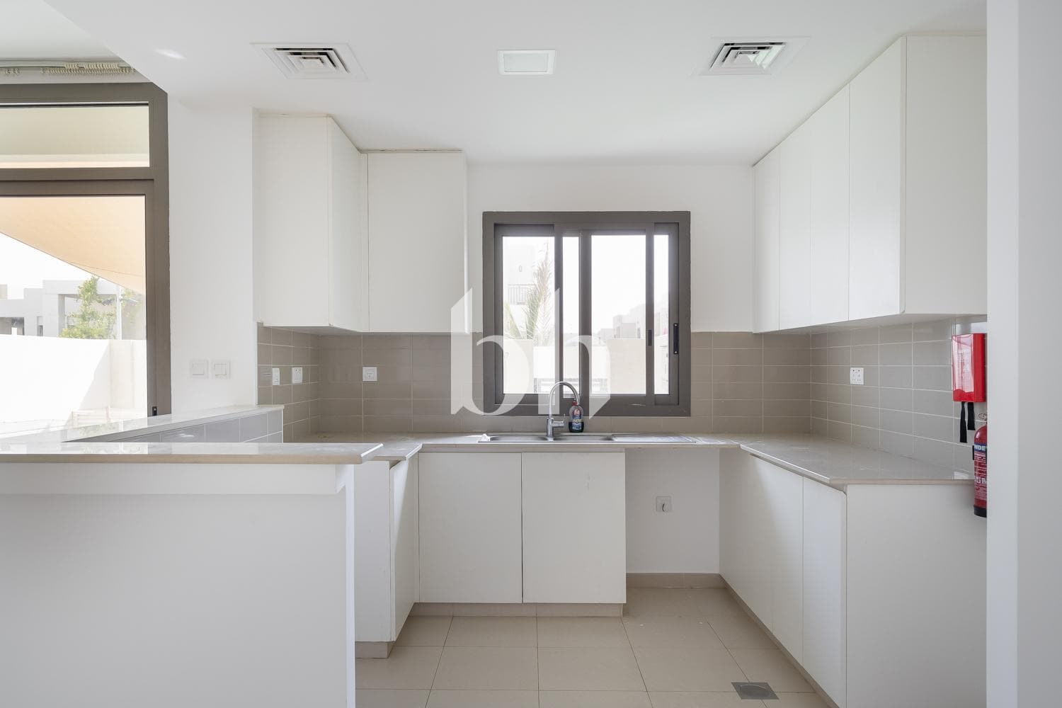 3 Bedroom Townhouse in Noor Townhouses - photo 2
