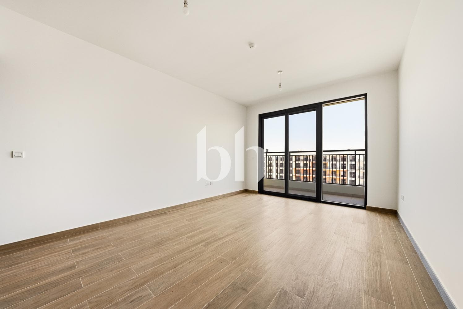 2 Bedrooms Apartment in Holland Gardens - photo 2