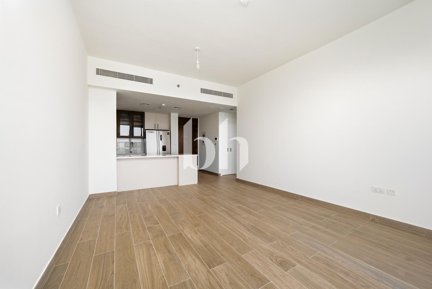 2 Bedrooms Apartment in Holland Gardens