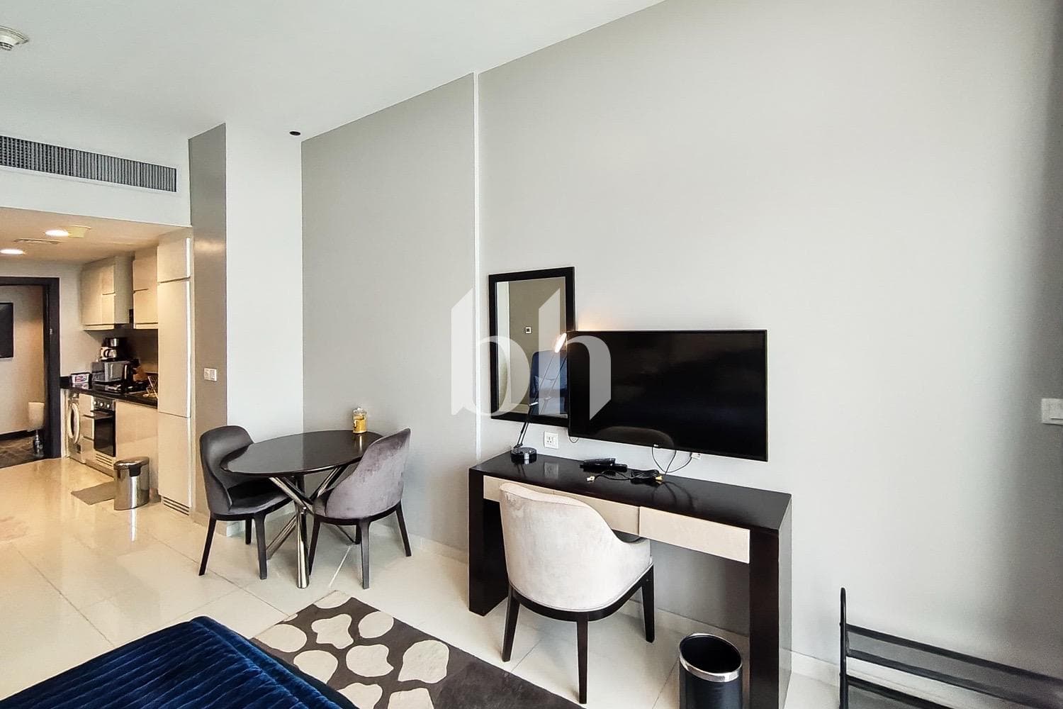 Studio Apartment in Artesia C