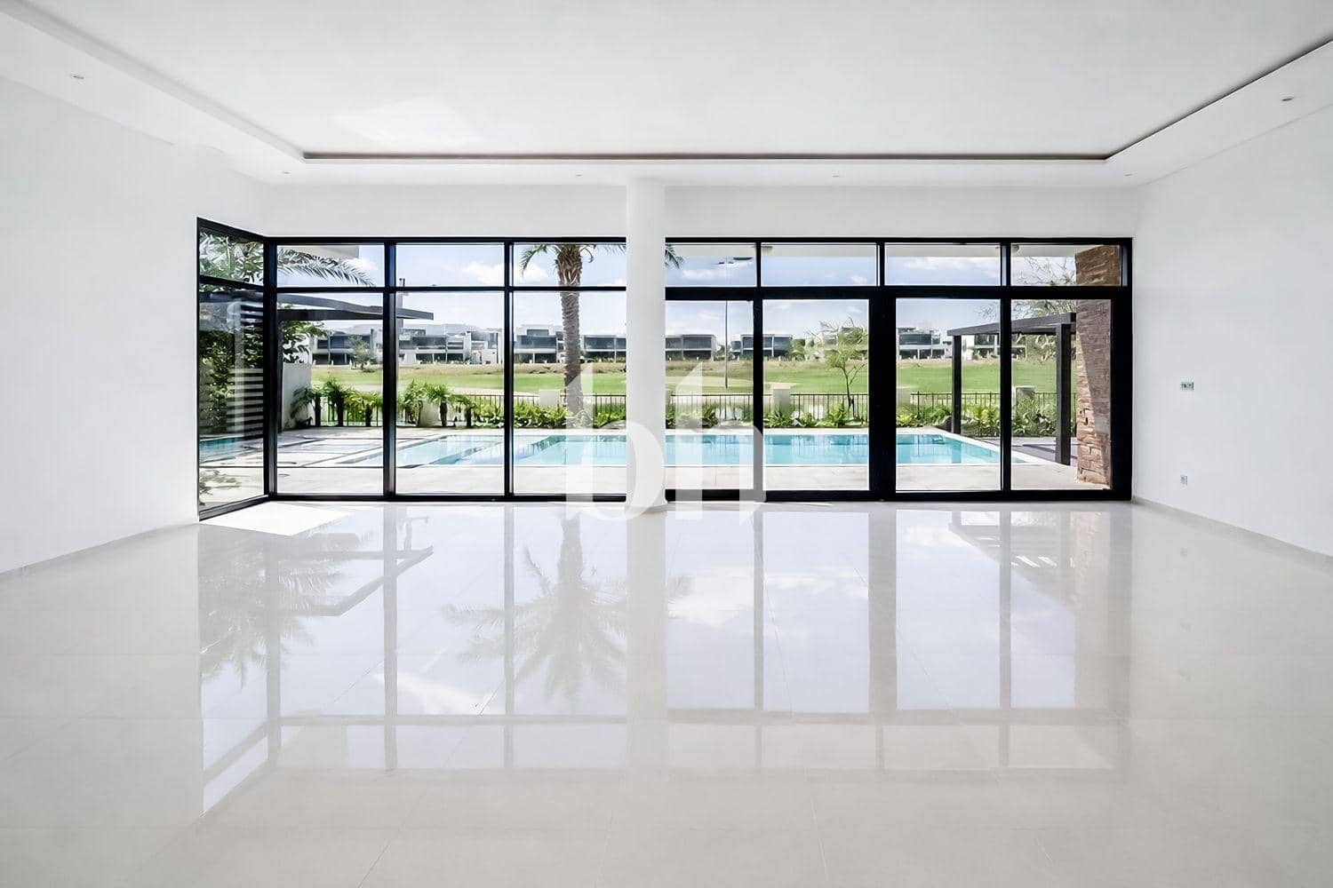 5 Bedroom Villa in Silver Springs 1 - photo 1