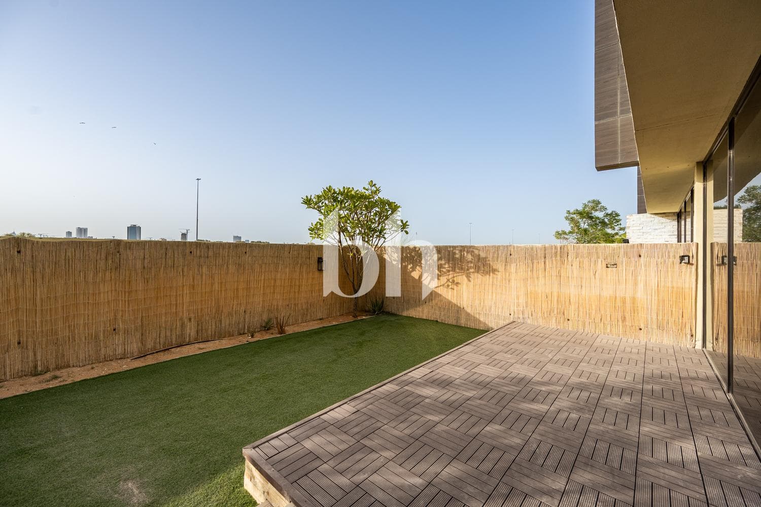 3 Bedroom Townhouse in Silver Springs 1 - photo 2