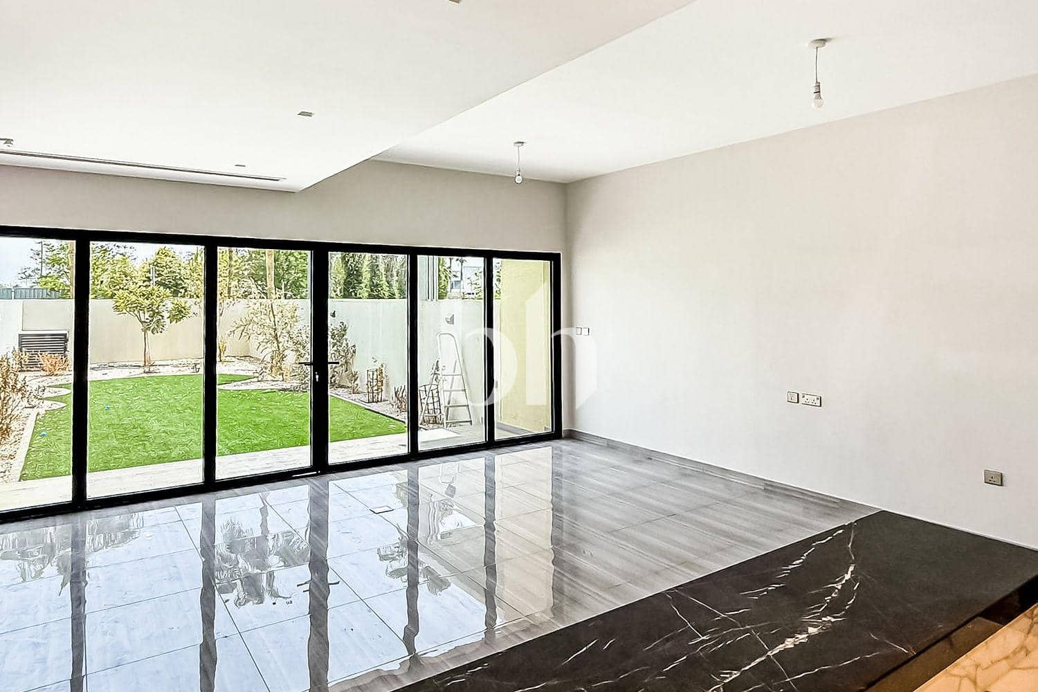 4 Bedroom Townhouse in Silver Springs 3 - photo 2
