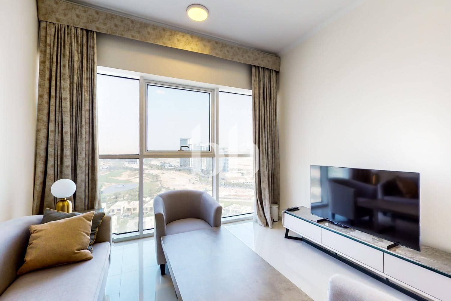 1 Bedroom Apartment in Carson B - photo 2