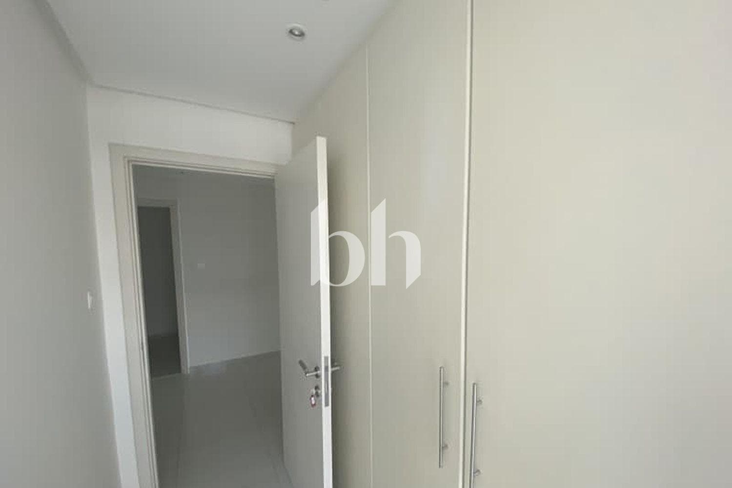 3 Bedroom Apartment in Golf Panorama A - photo 2