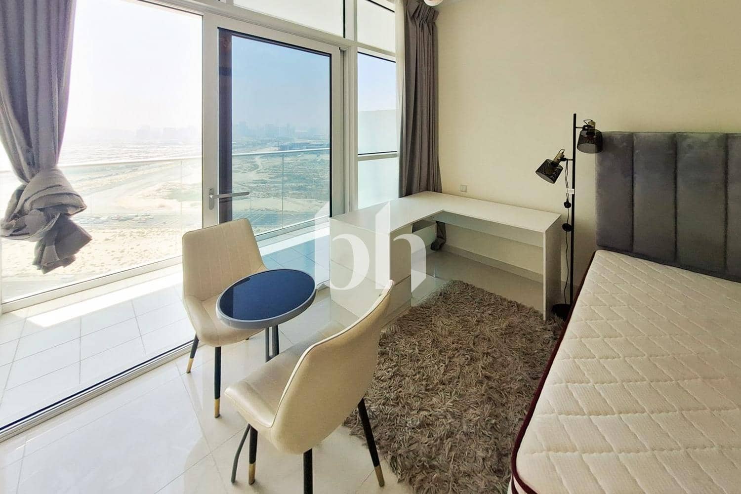 Studio Apartment in Carson A