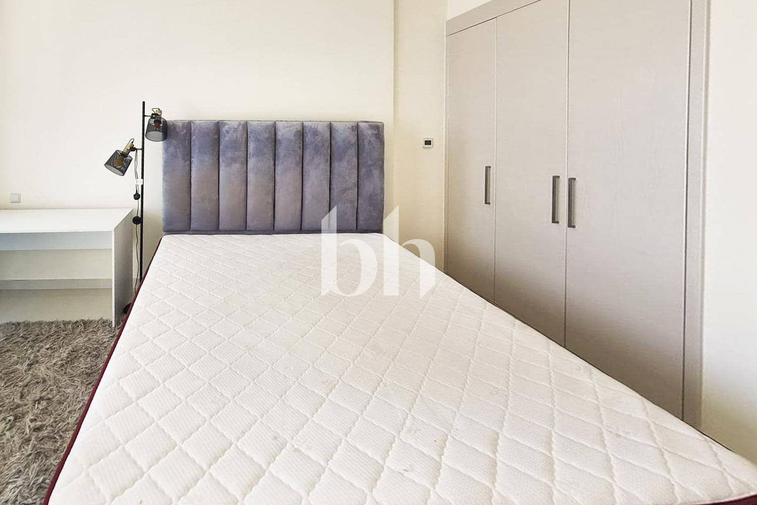 Studio Apartment in Carson A - photo 1