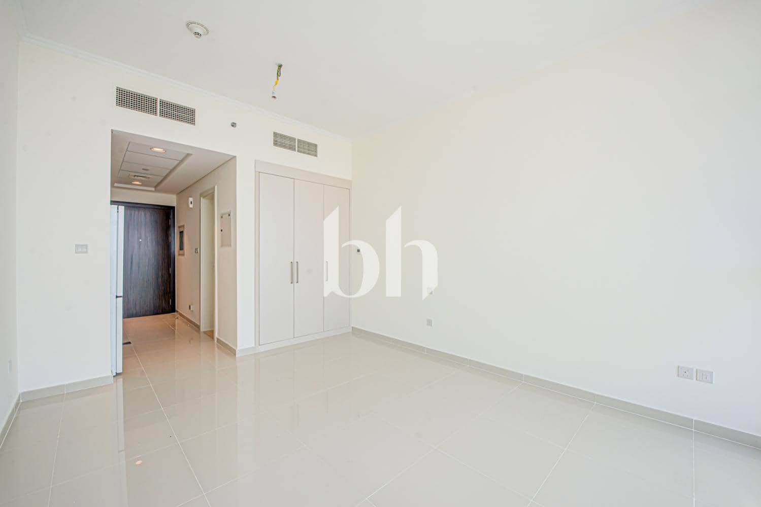 Studio Apartment in Carson A - photo 2