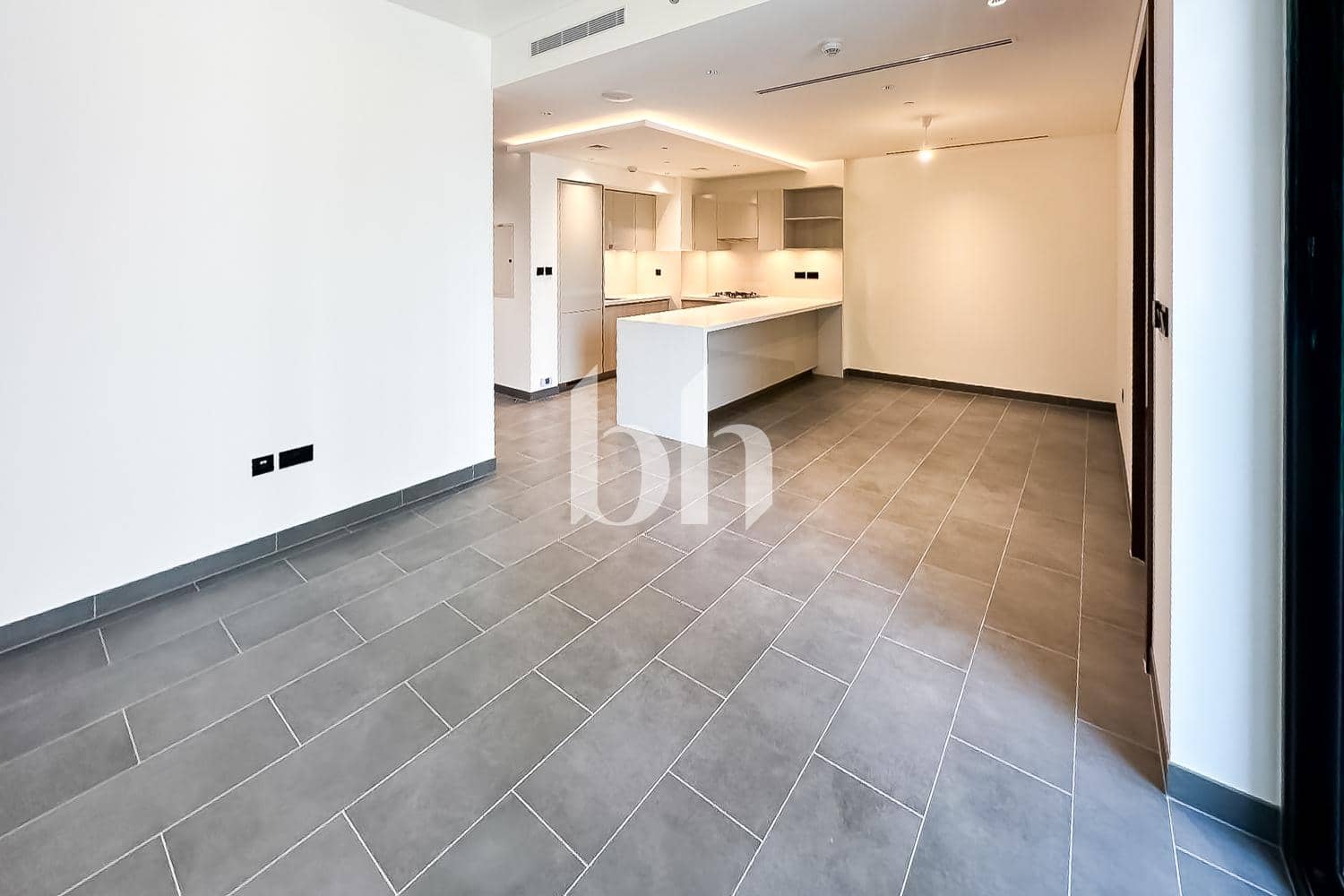 2 Bedroom Apartment in The Crest Tower C - photo 2