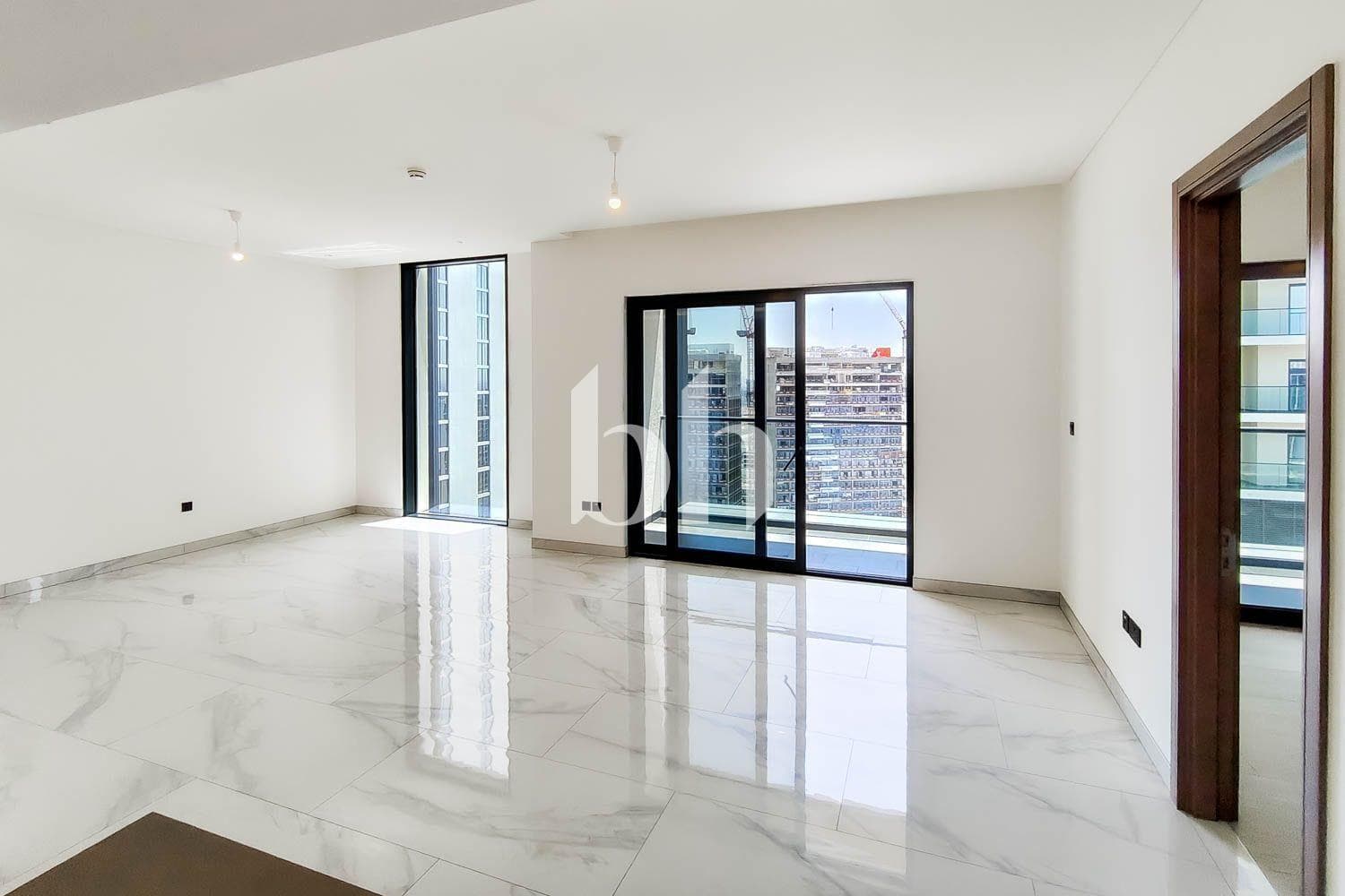 2 Bedrooms Apartment in Crest Grande