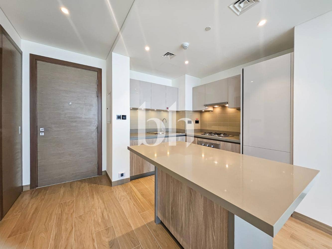 1 Bedroom Apartment in Waves Grande - photo 1