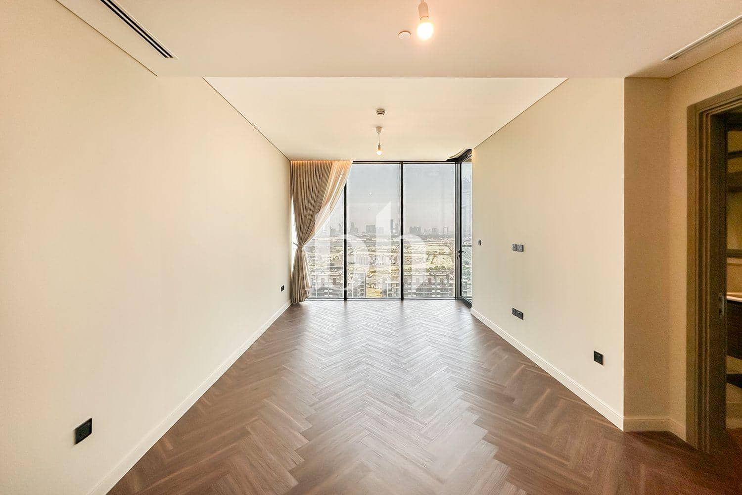 1 Bedroom Apartment in Crest Grande - photo 1