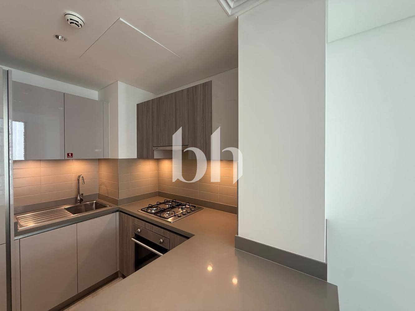 1 Bedroom Apartment in Crest Grande - photo 2