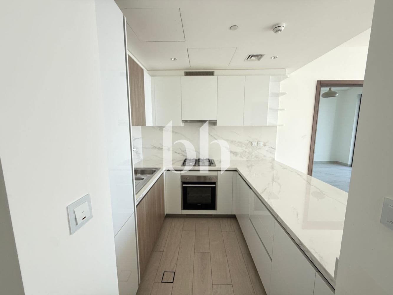 3 Bedroom Apartment in One Park Avenue - photo 1