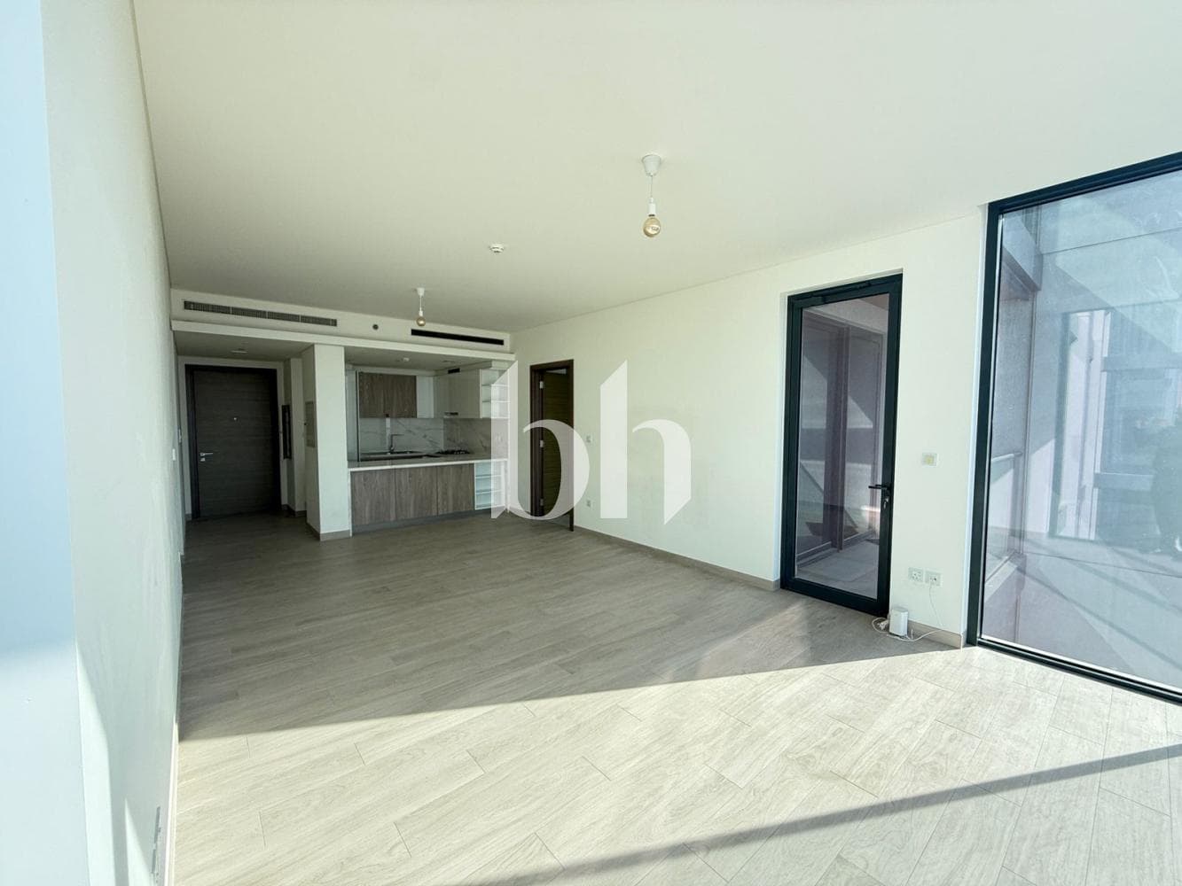 3 Bedroom Apartment in One Park Avenue - photo 2