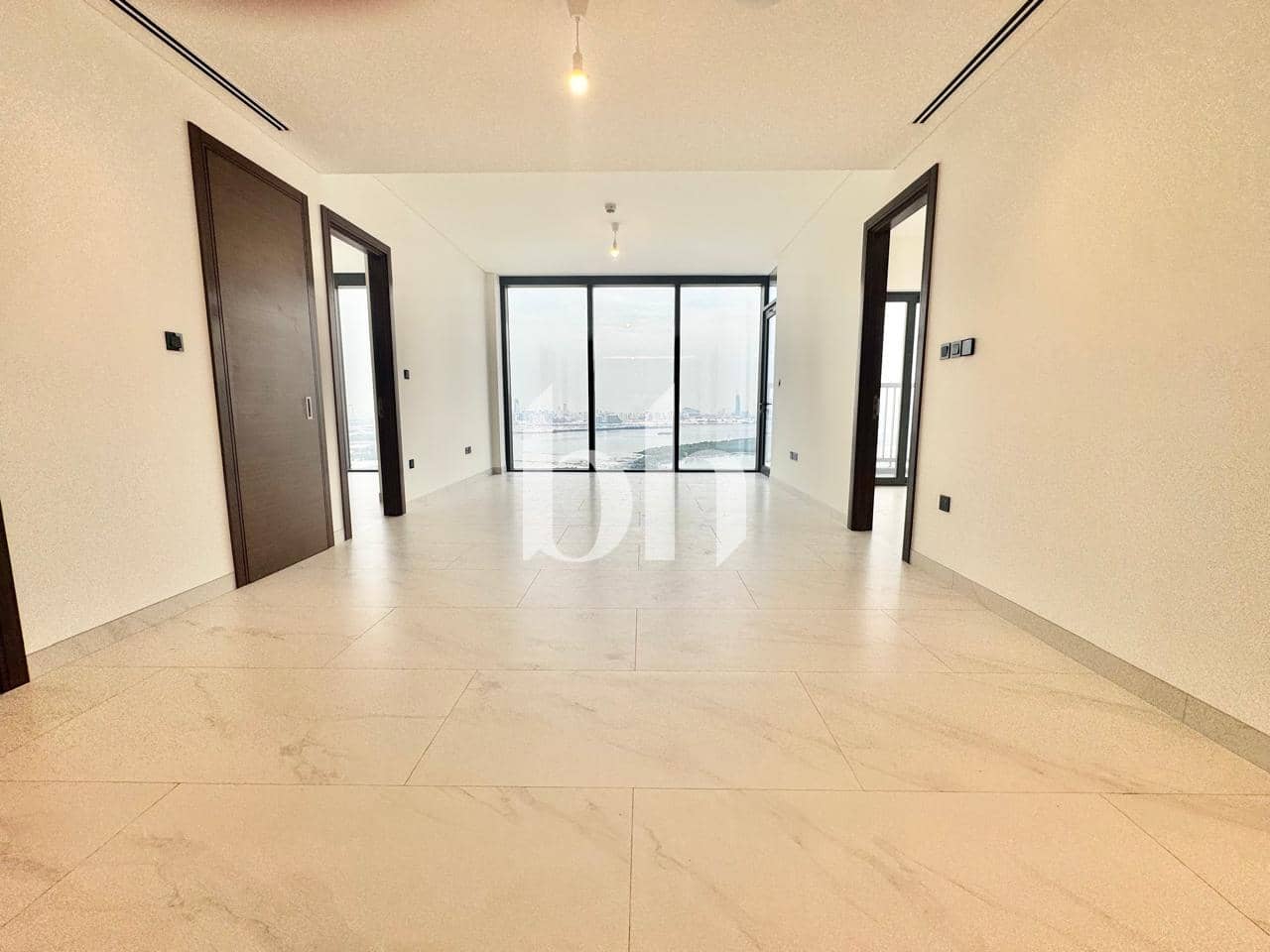 3 Bedroom Apartment in The Crest Tower A