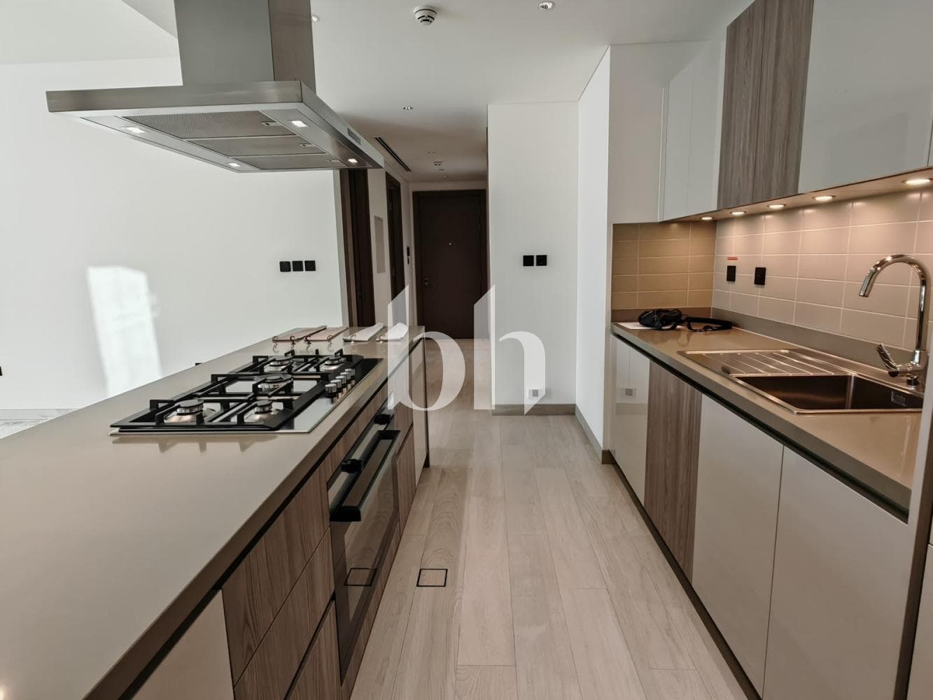 3 Bedroom Apartment in Crest Grande - photo 2