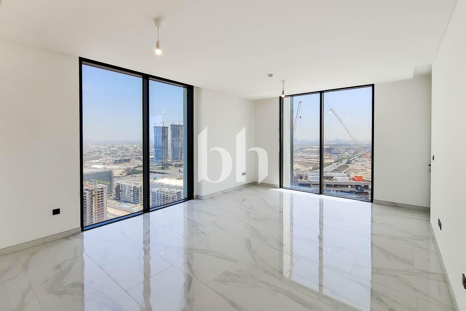 3 Bedrooms Apartment in Crest Grande