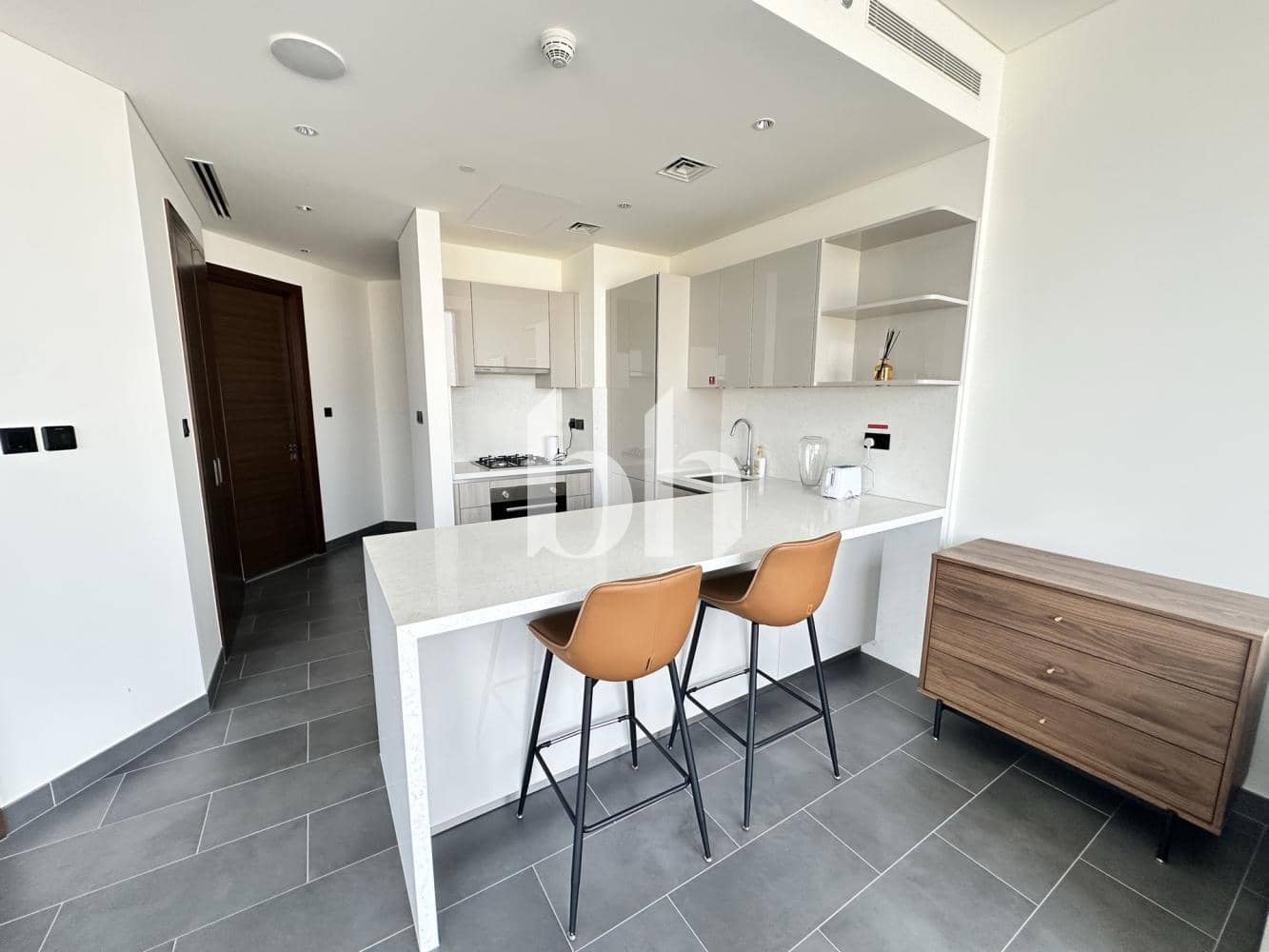 1 Bedroom Apartment in The Crest Tower A - photo 2