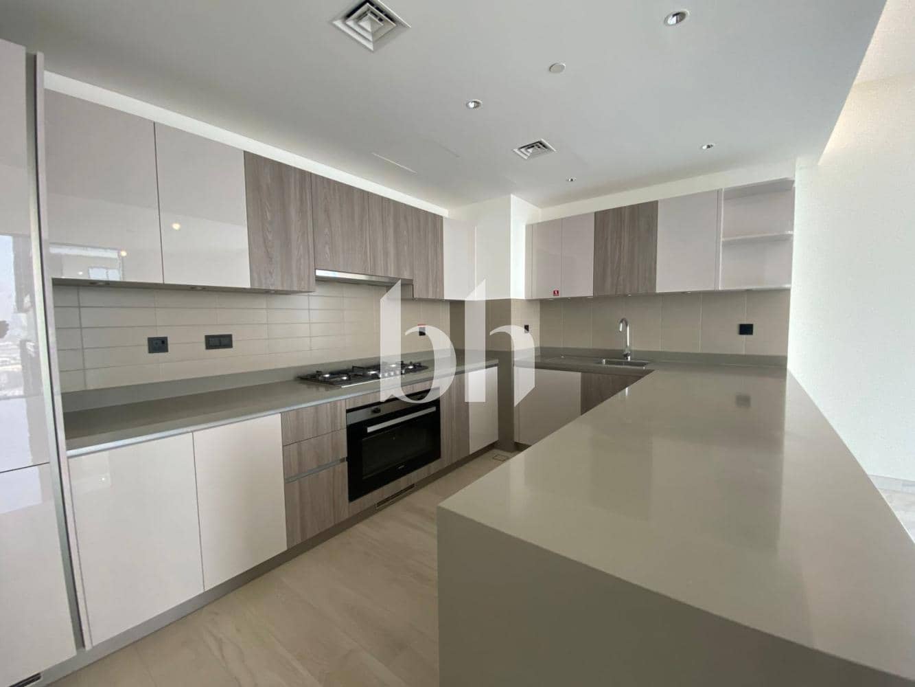 3 Bedroom Apartment in Crest Grande - photo 1