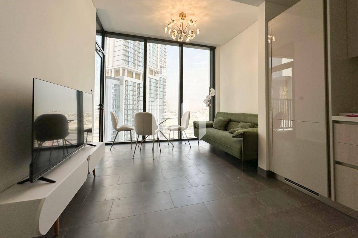 1 Bedroom Apartment in The Crest Tower C
