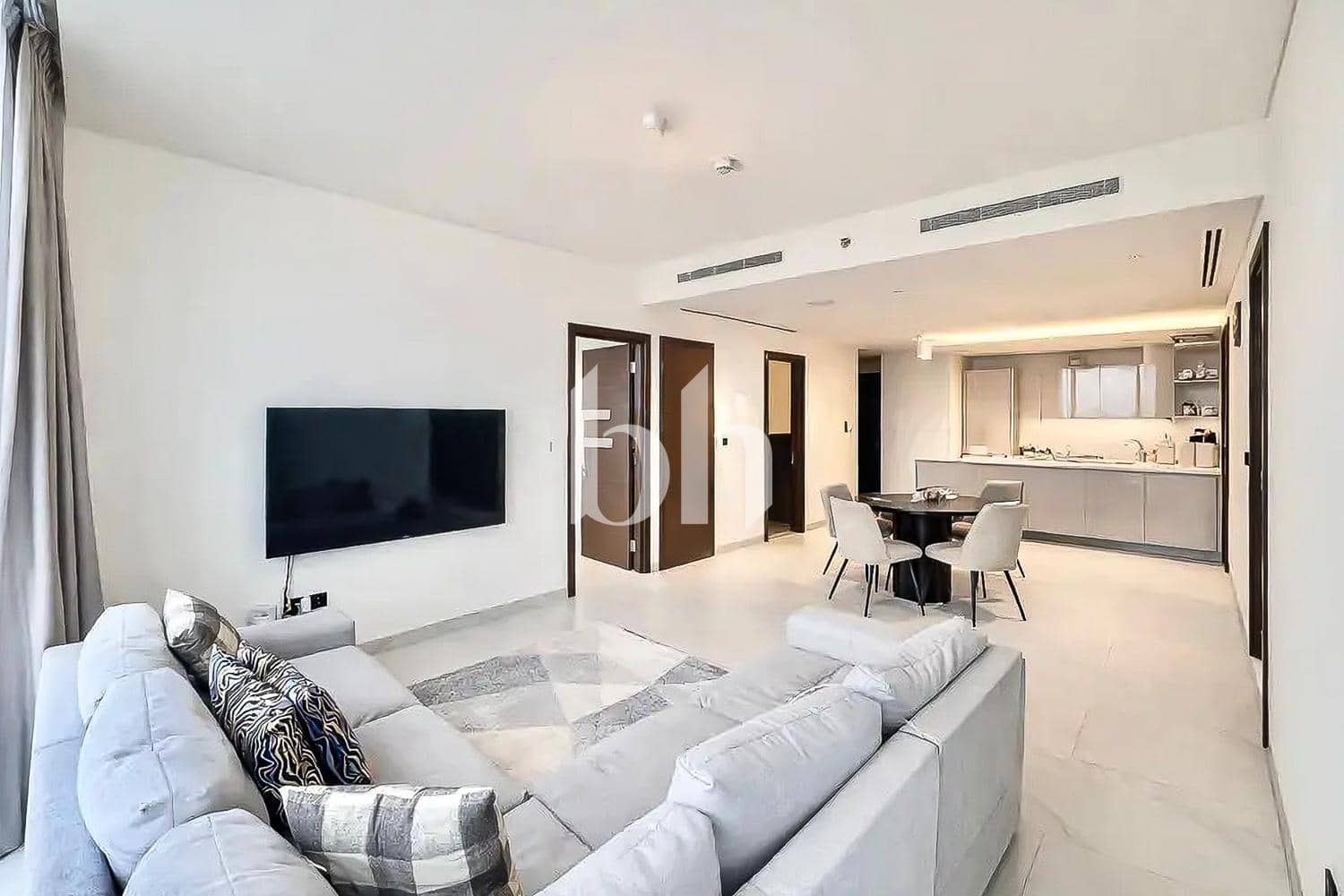 3 Bedroom Apartment in The Crest Tower A