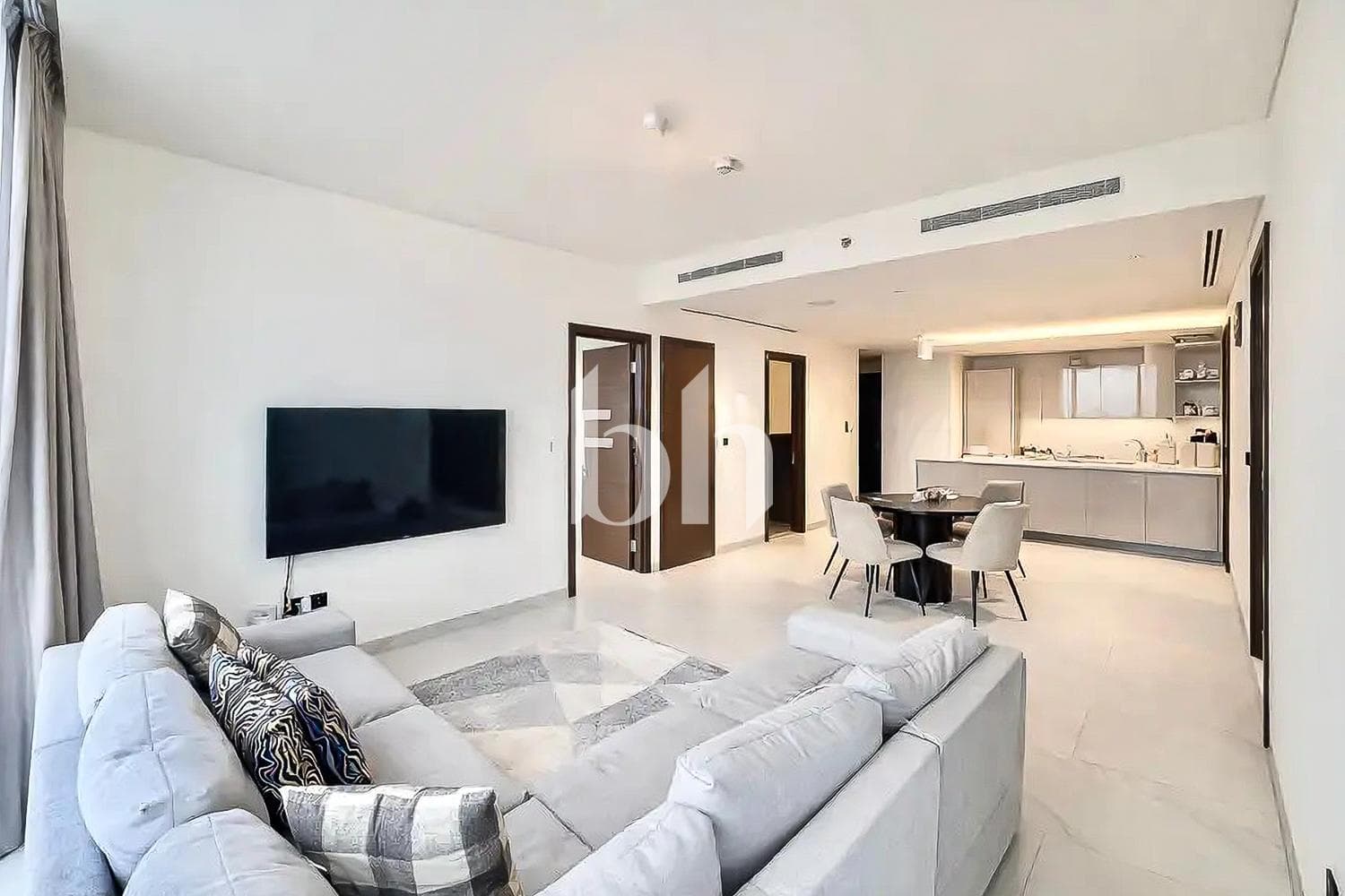 3 Bedroom Apartment in The Crest Tower A