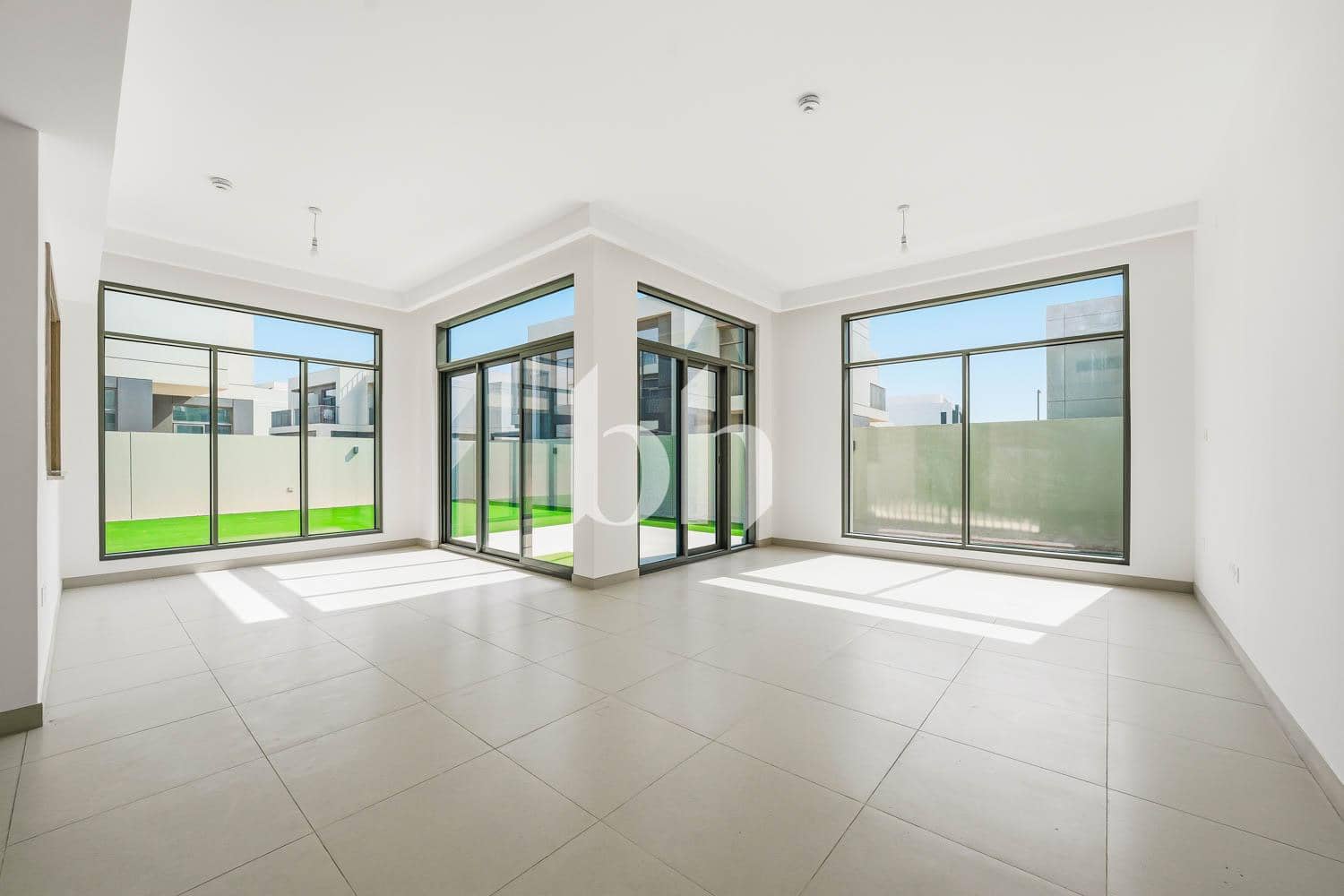 4 Bedroom Townhouse in The Pulse Beachfront 2 - photo 2