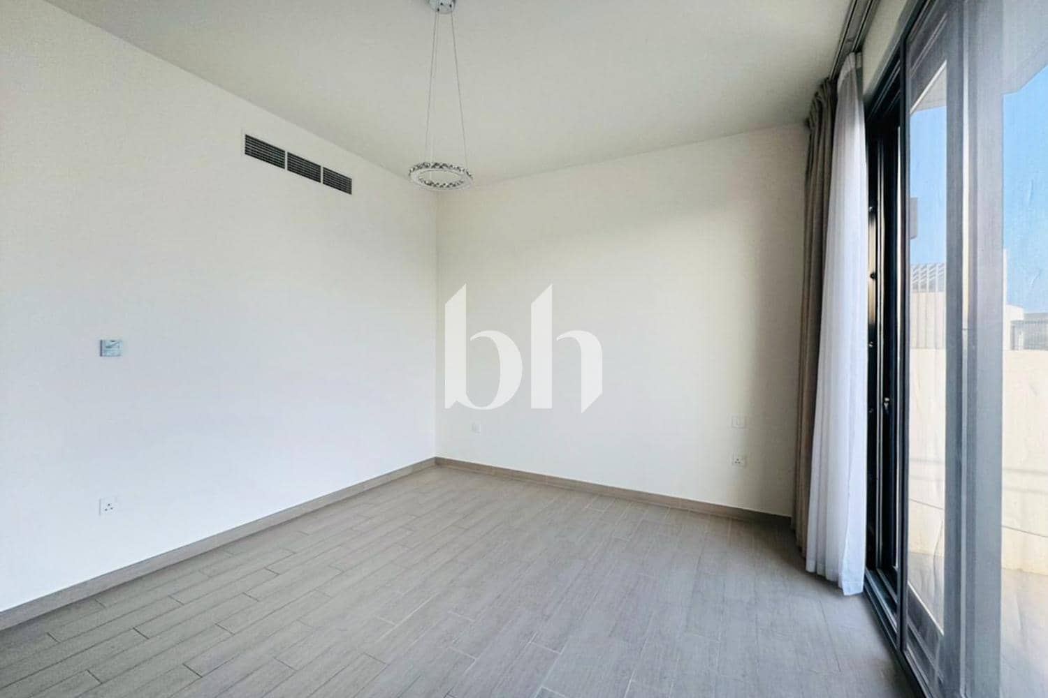 3 Bedroom Villa in Golf Links - photo 2