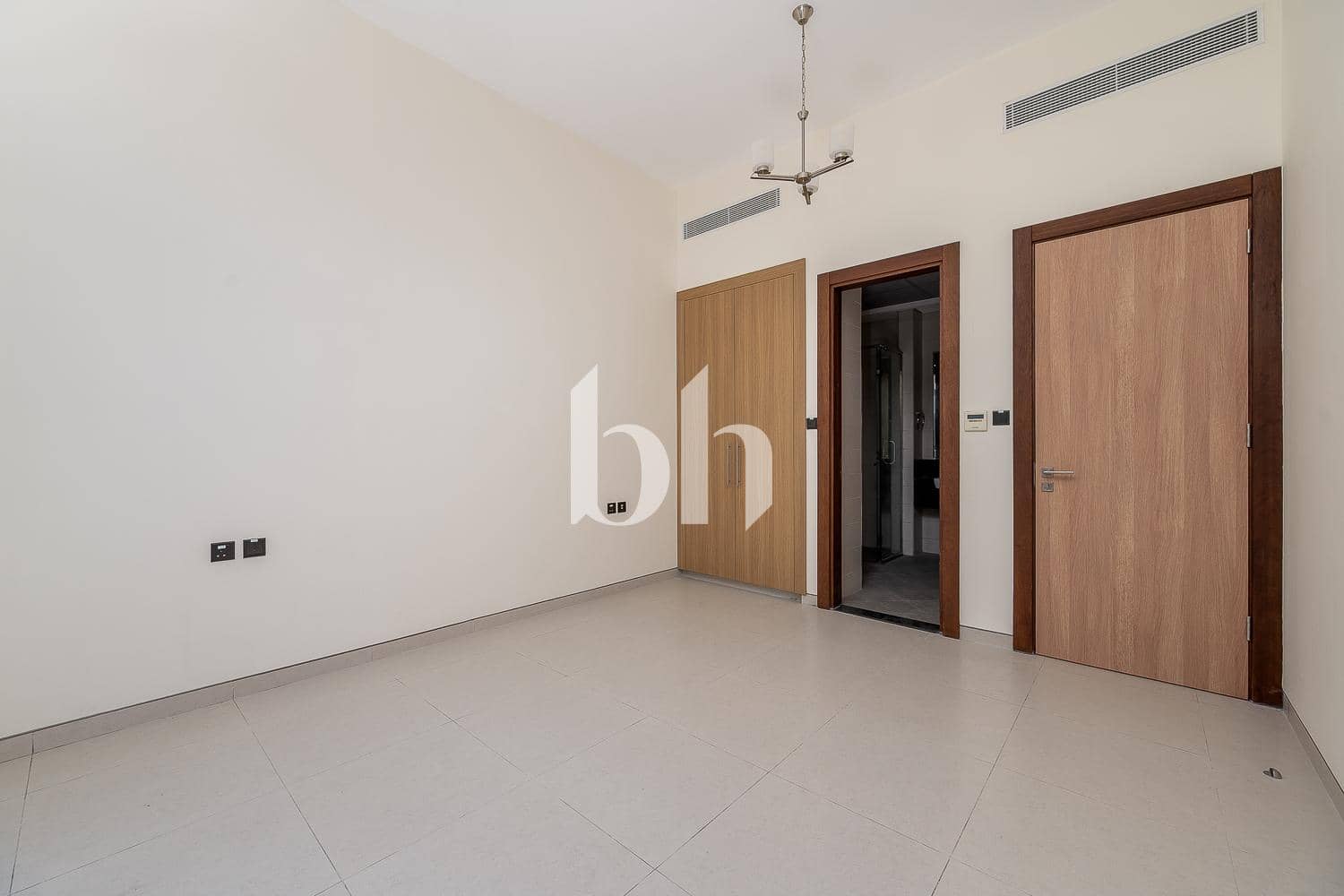 5 Bedroom Villa in 180 Degrees Villas - photo 2