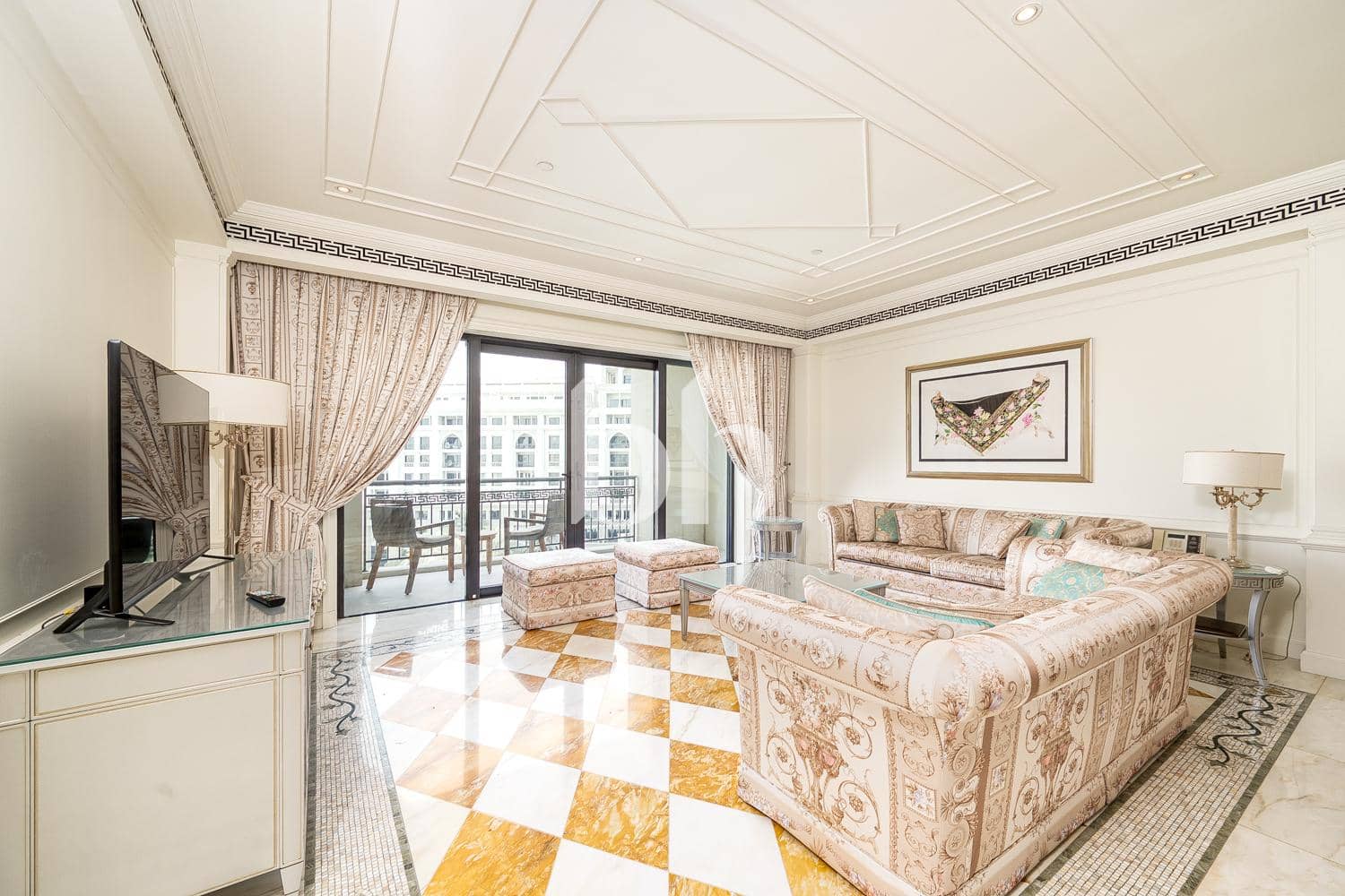 3 Bedroom Apartment in Palazzo Versace - photo 2