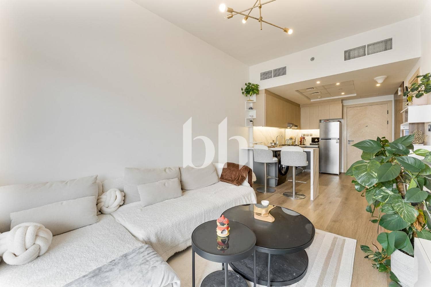 1 Bedroom Apartment in Binghatti Avenue - photo 2