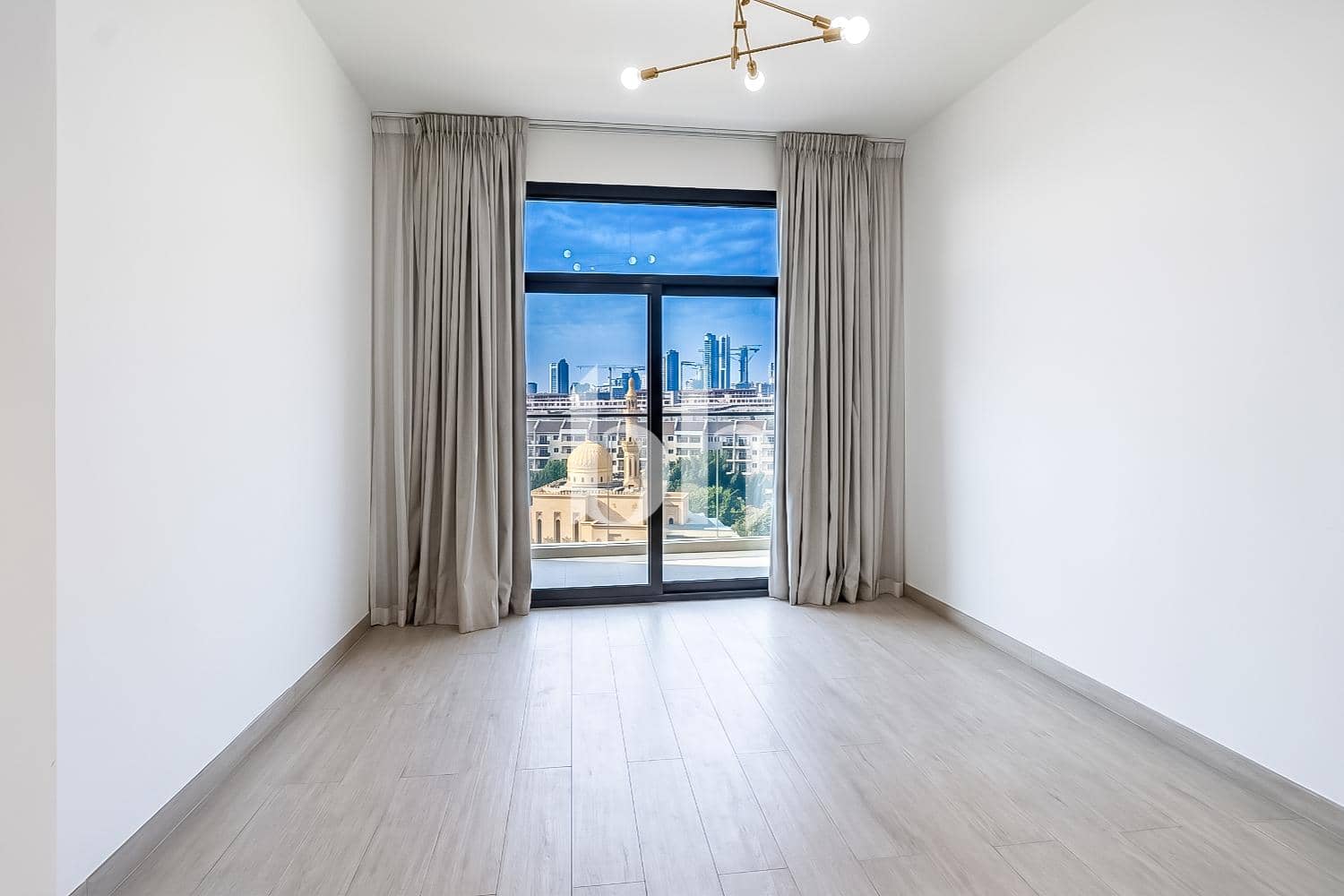 Studio Apartment in Laya Heights - photo 1
