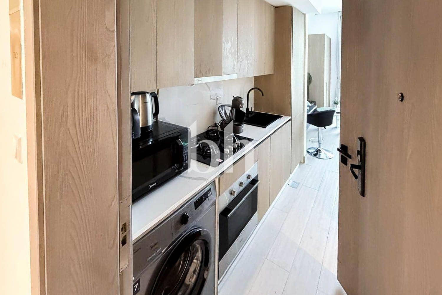 Studio Apartment in Laya Heights - photo 2