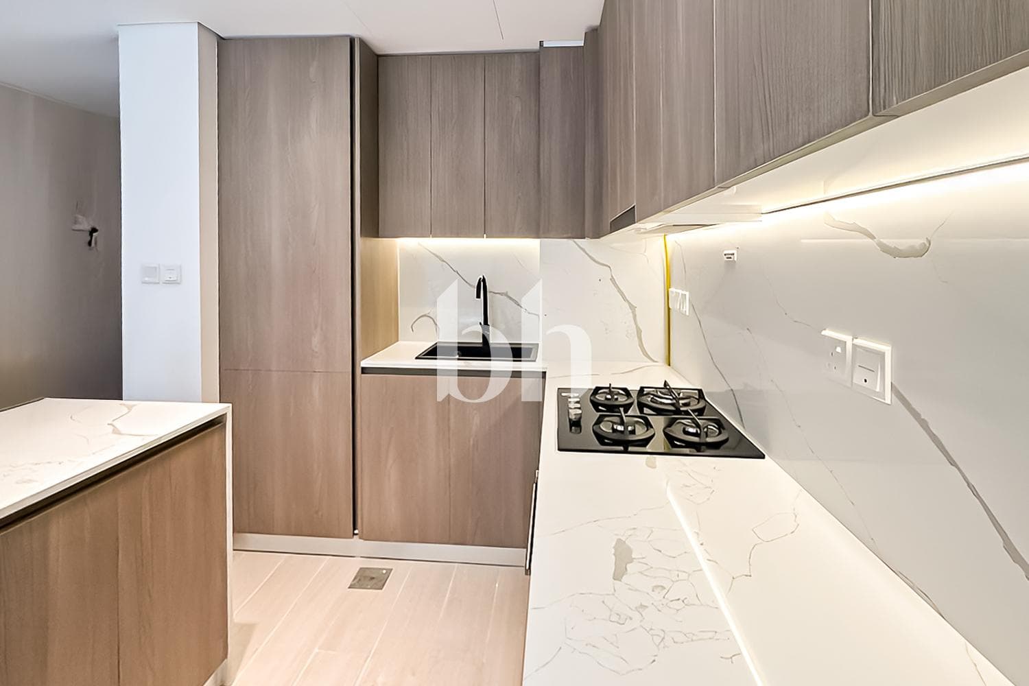 1 Bedroom Apartment in Laya Heights - photo 2