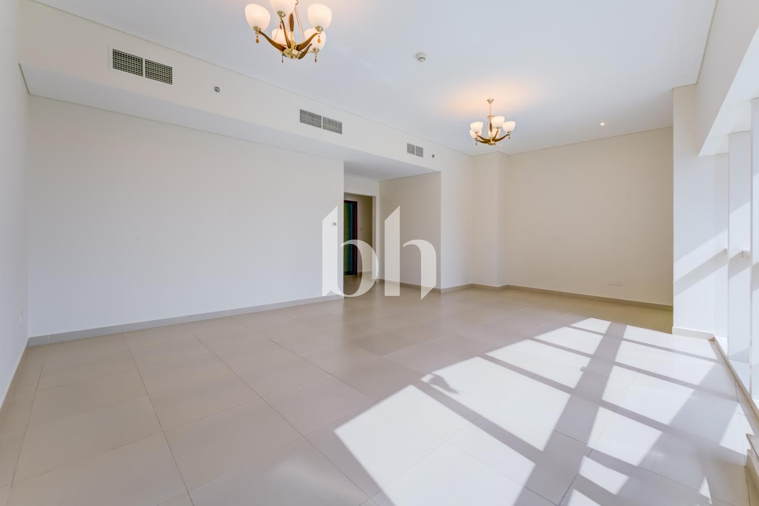 2 Bedroom Apartment in Dubai Jewel Tower - photo 2