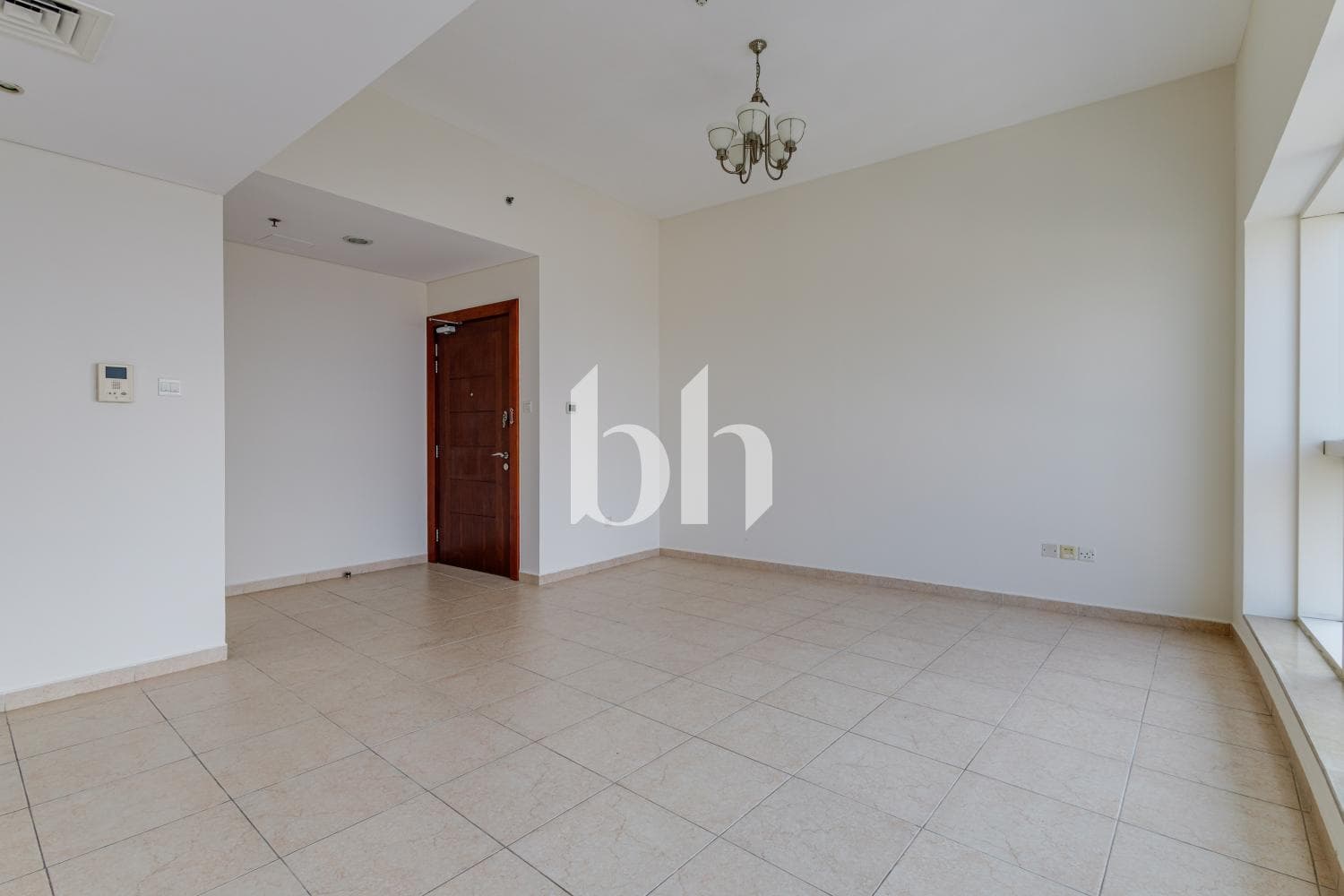 1 Bedroom Apartment in Dubai Jewel Tower - photo 2