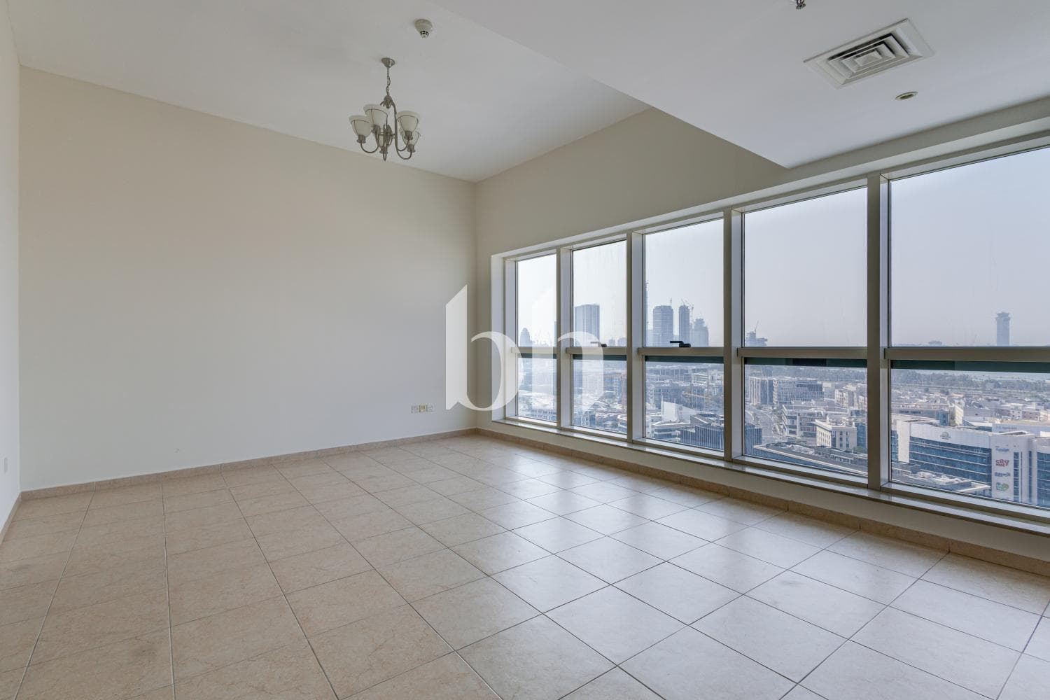 1 Bedroom Apartment in Dubai Jewel Tower - photo 1