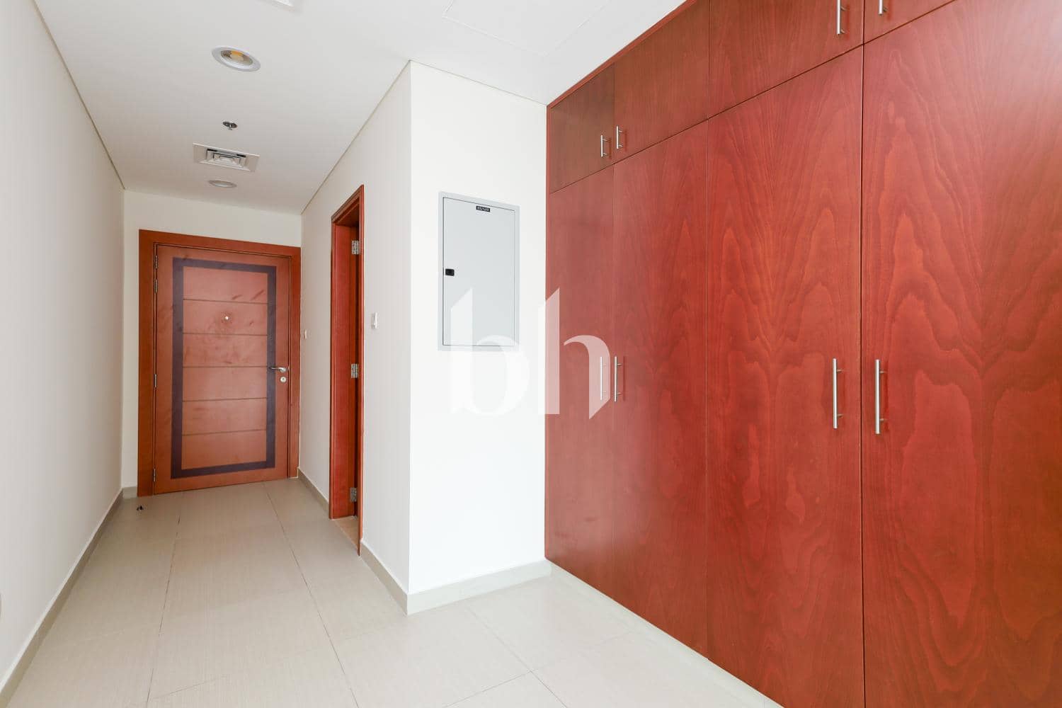 3 Bedroom Apartment in Dubai Jewel Tower - photo 1