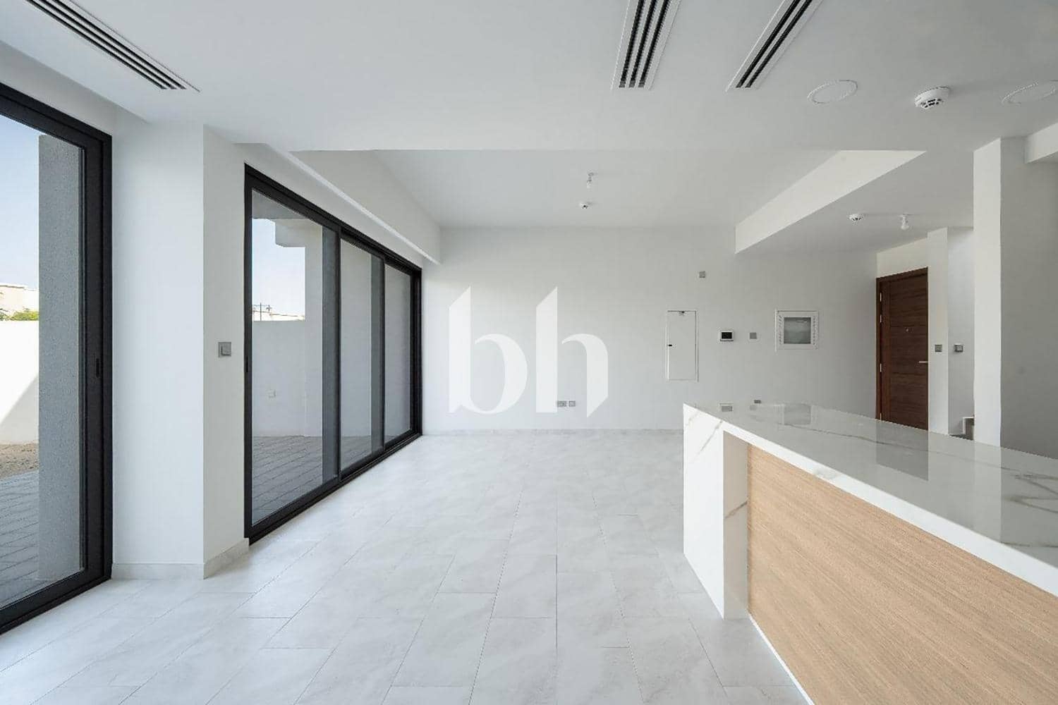 3 Bedroom Townhouse in La Rosa 5 - photo 2