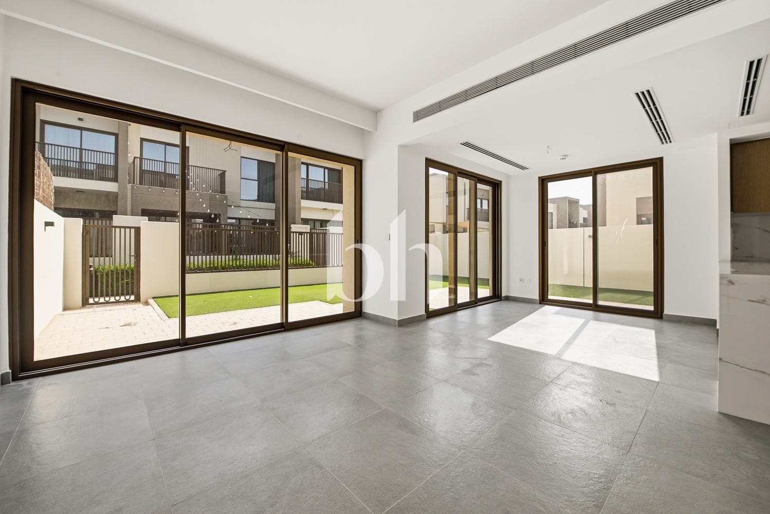 4 Bedroom Townhouse in La Violeta 1 - photo 1