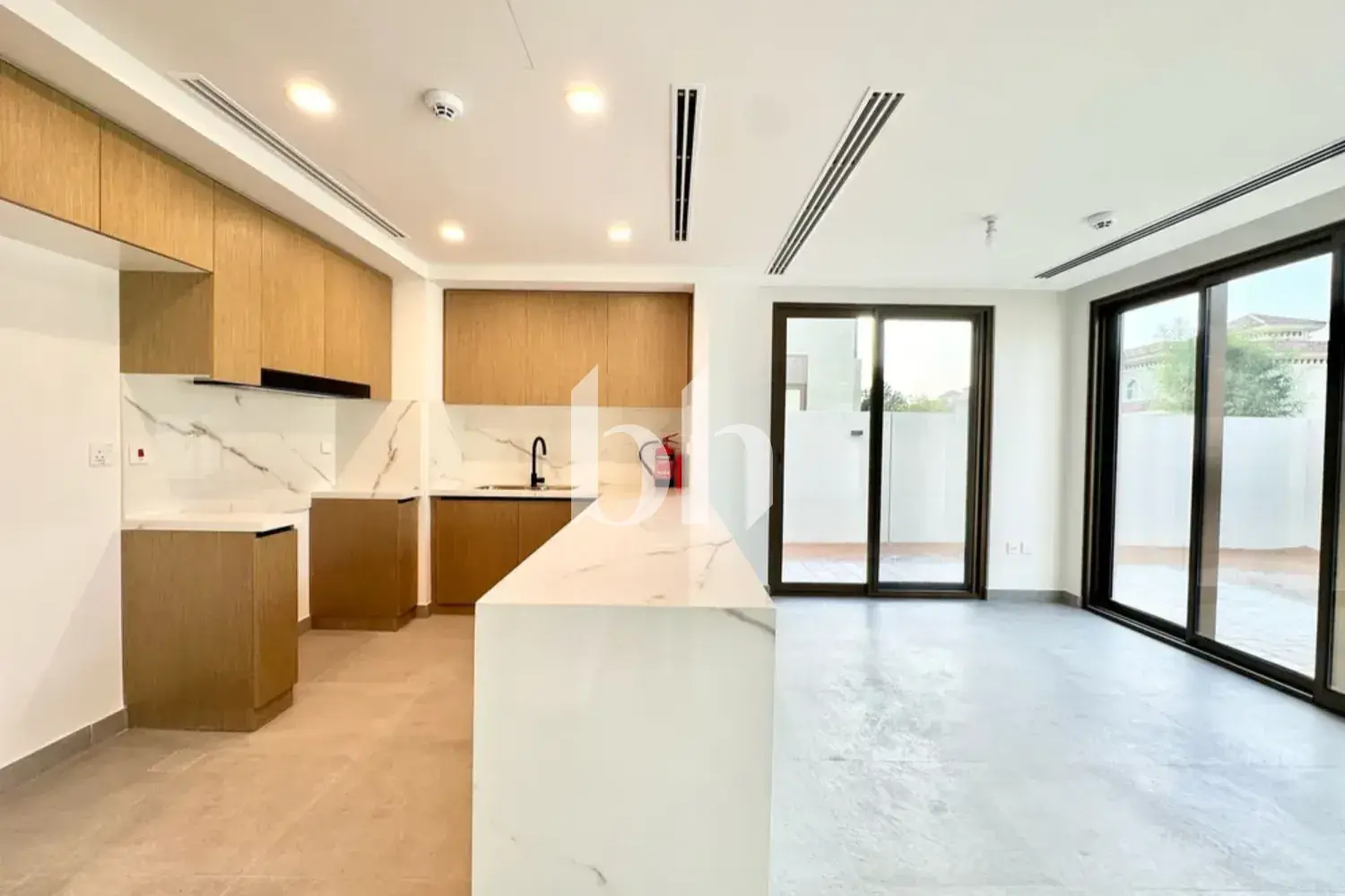 4 Bedroom Townhouse in La Violeta 1 - photo 2