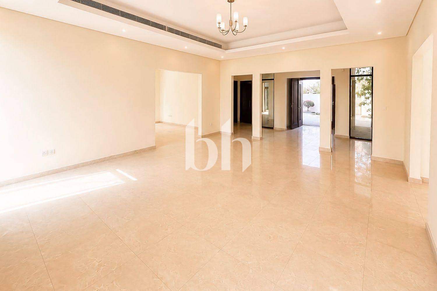 5 Bedroom Villa in Millennium Estates - photo 1